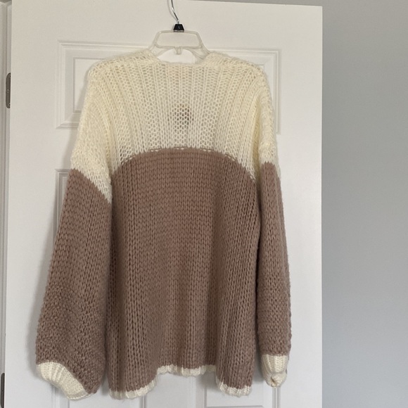 Key Mi Oversized Cardigan Sweater - Picture 2 of 4